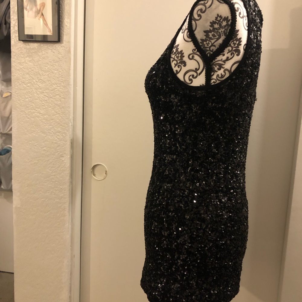 Sequence top, or could be worn as a very short dress. Very petite. - Picture 3 of 4